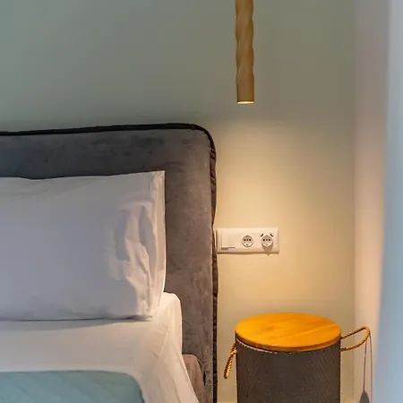 Apartament And *
